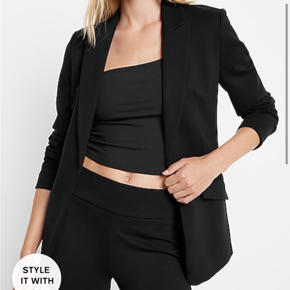 Express suit jacket columnist style open front boyfriend in size medium.